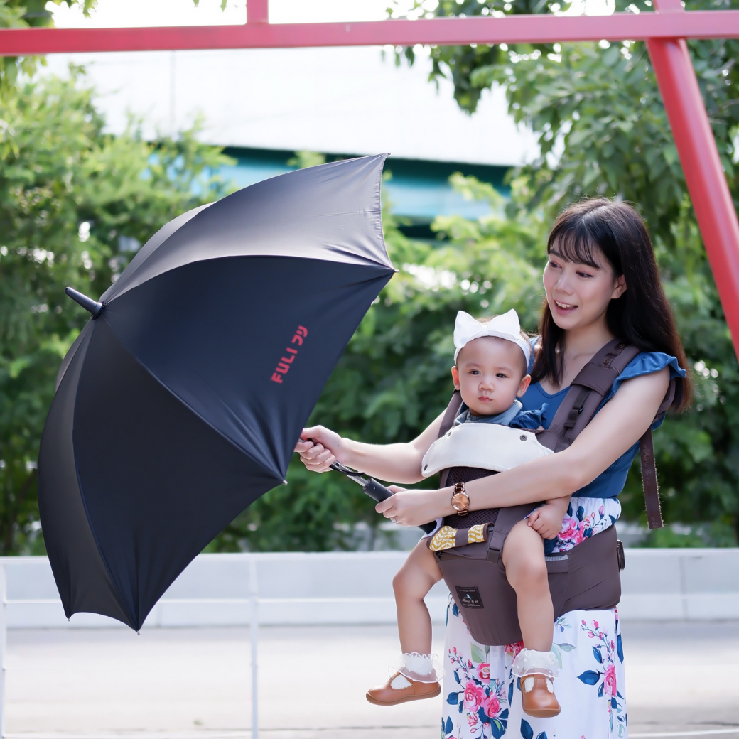 กระเตงลูกกับหมาพาเที่ยว